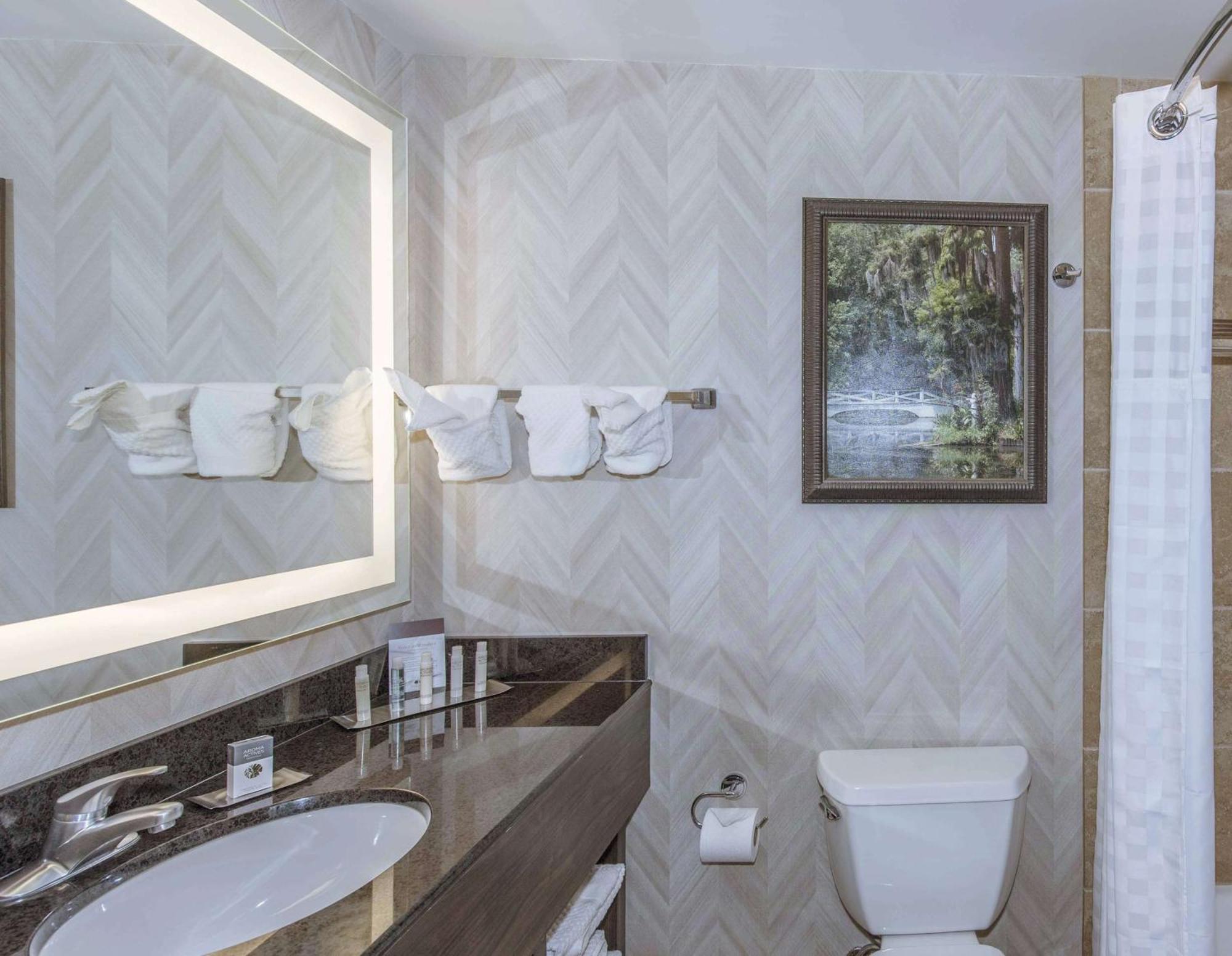 Doubletree By Hilton North Charleston - Convention Center Hotel Bagian luar foto
