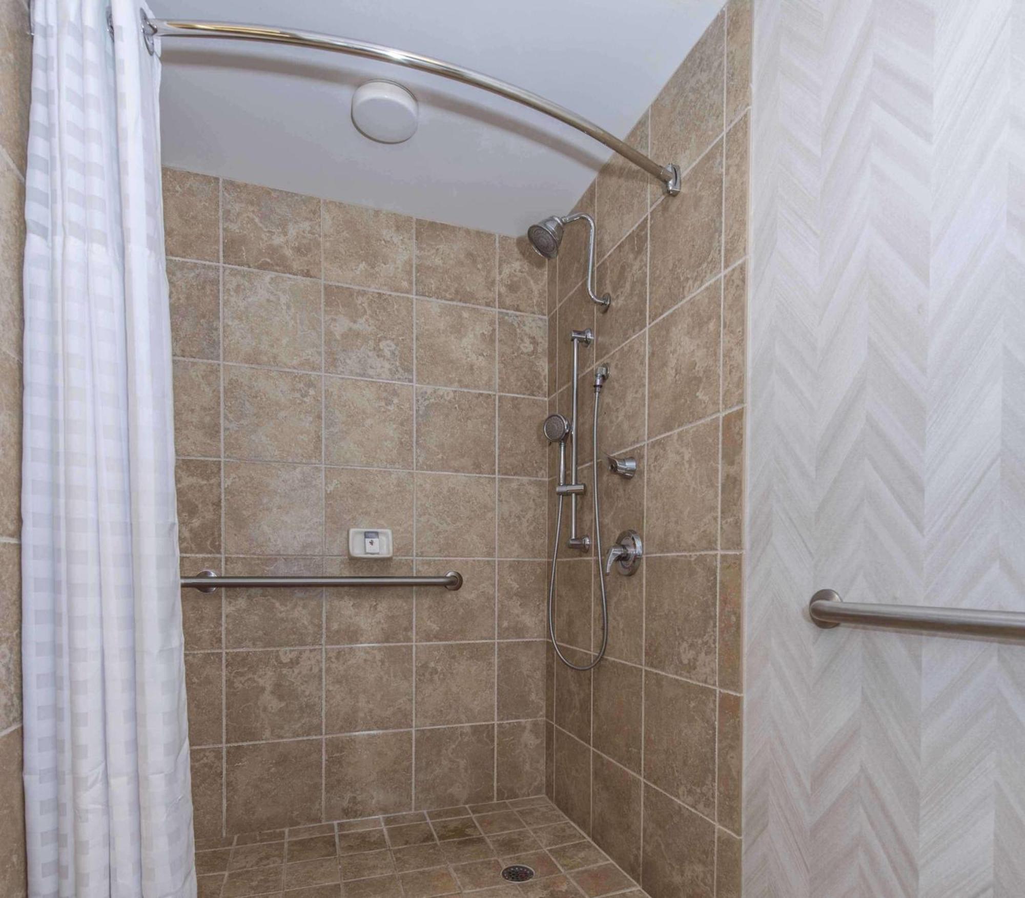 Doubletree By Hilton North Charleston - Convention Center Hotel Bagian luar foto